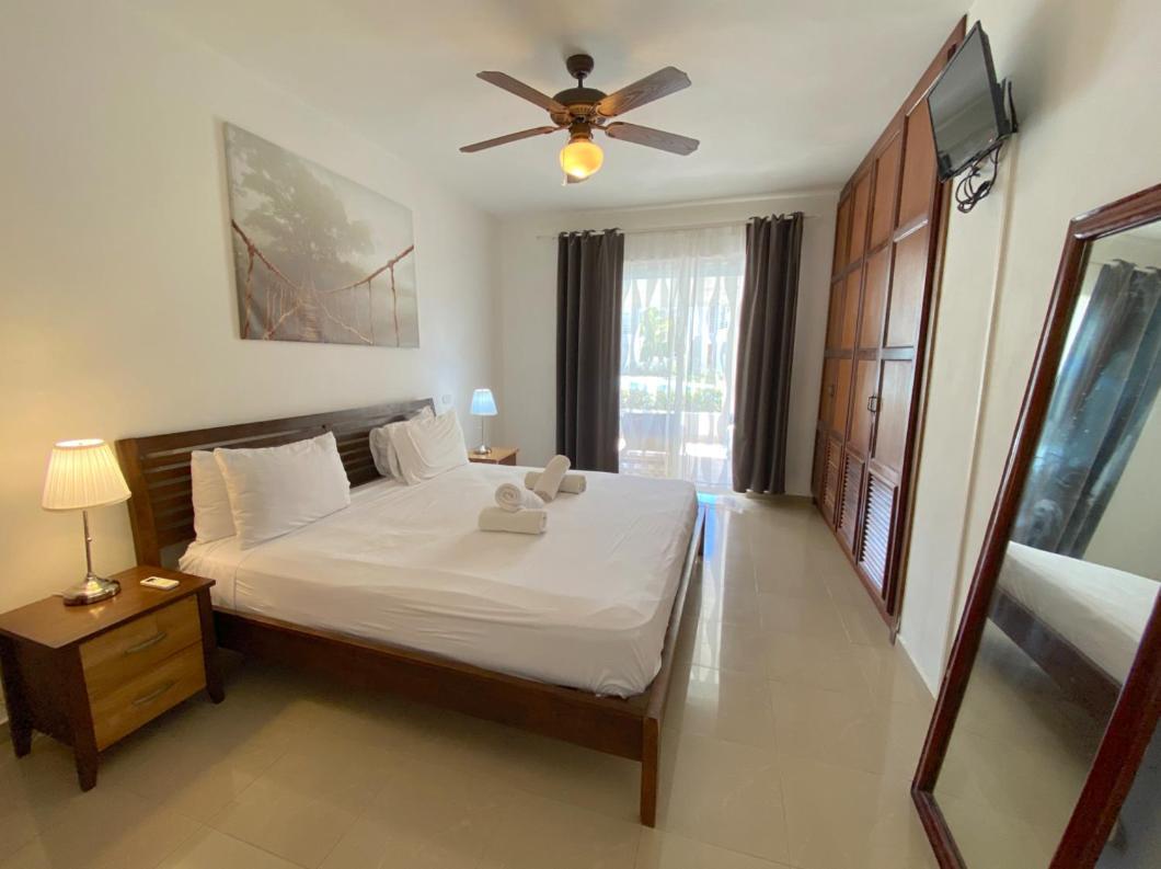 Blue Ocean Beachfront Villas & Apartments - Wifi, Pool, Bbq, Playa Los Corales Punta Cana Bagian luar foto