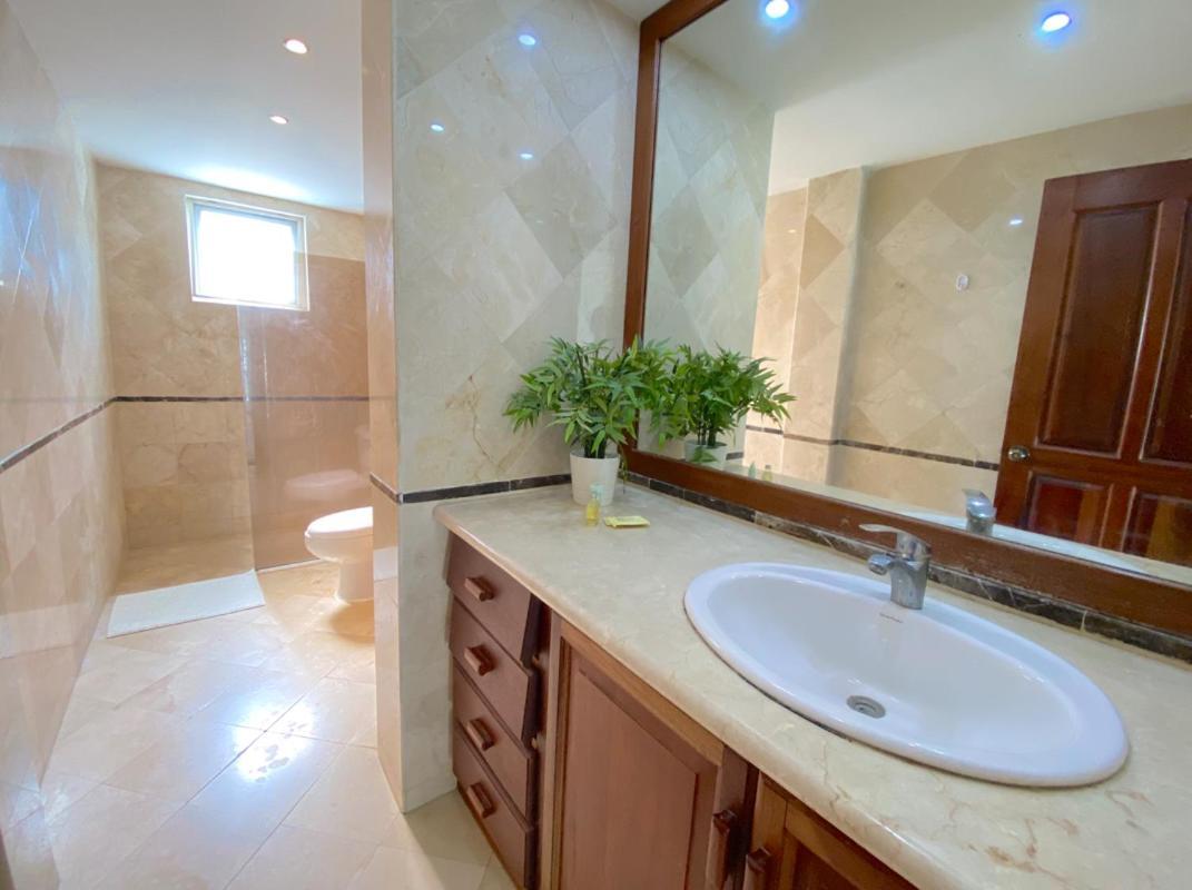 Blue Ocean Beachfront Villas & Apartments - Wifi, Pool, Bbq, Playa Los Corales Punta Cana Bagian luar foto